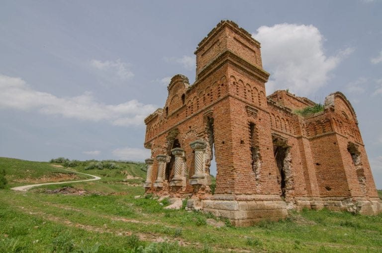 Destinul tragic al „Bisericii cetate” din Dobromir Vale, județul Constanța