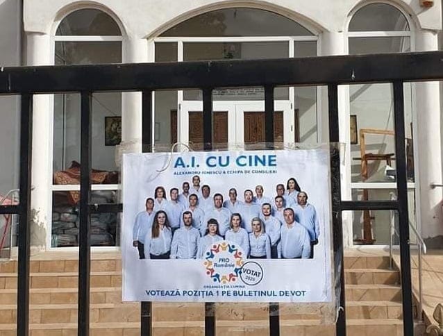 VIDEO Campanie electorală în curtea bisericii. Preot: „Deraiați de la adevăr așa cum fac toți jurnaliștii”