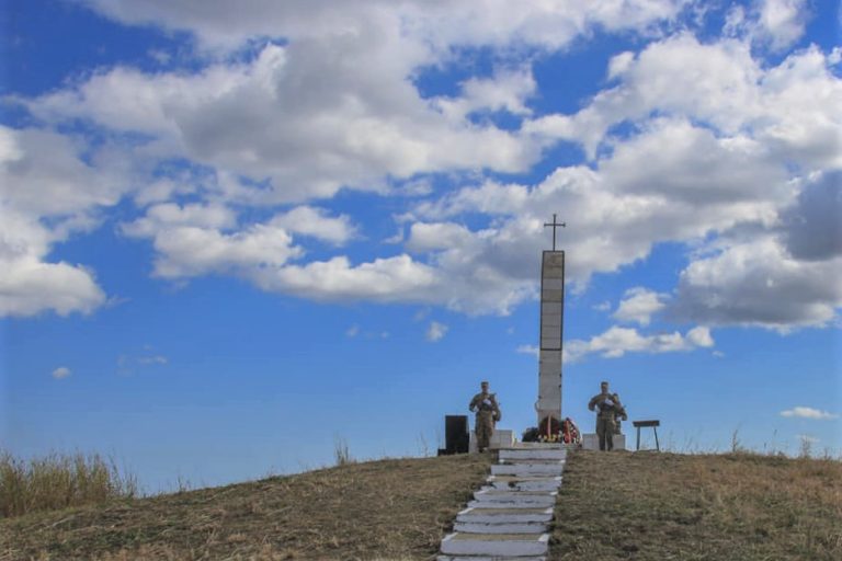 Ceremonial militar şi religios la Movila Eroilor de lângă Topraisar