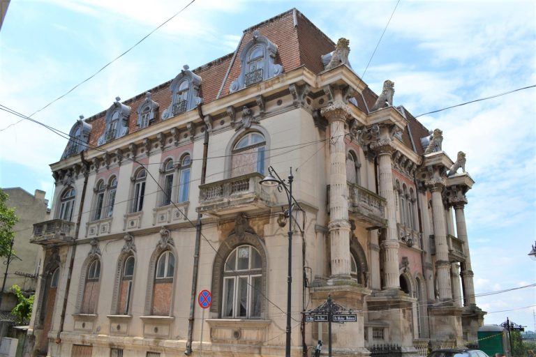 FOTO Prin saloanele Casei cu Lei, restaurantul etalon al Constanței din perioada comunistă