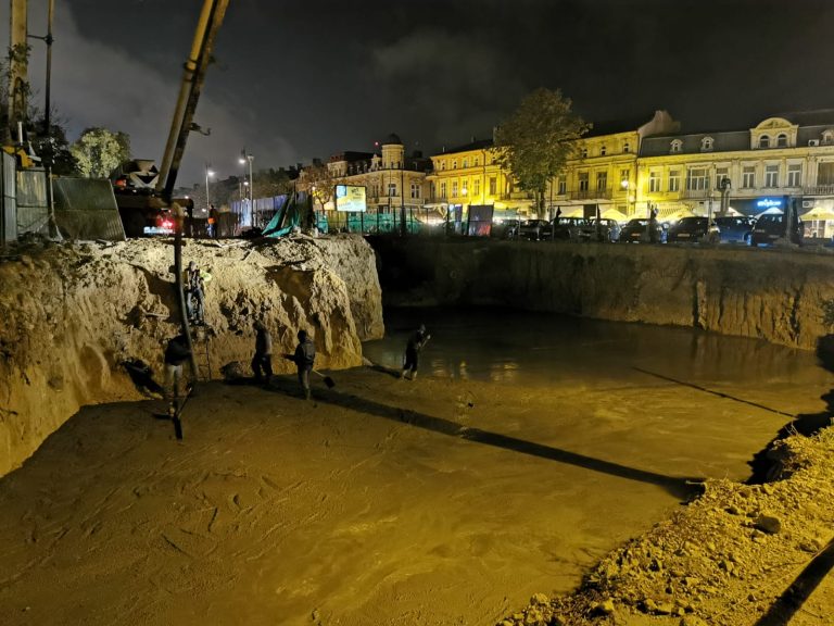 VIDEO Vestigiile de la Lupoaică sunt acoperite cu beton. De ce se lucrează pe întuneric