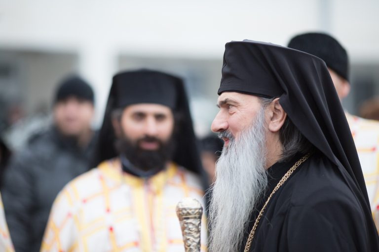 Teodosie se judecă la Galați cu Universitatea Ovidius. Ierarhul refuză să se pensioneze