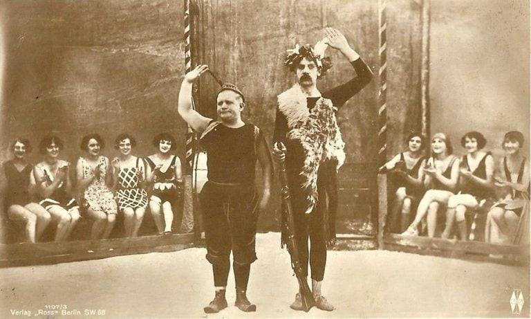 Celebrii comici danezi Pat și Patachon, la Constanța, în noaptea de anul nou 1932