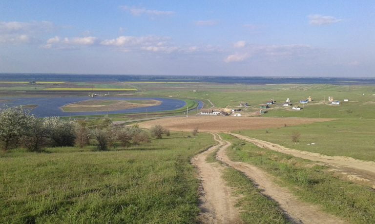 Cine sunt inculpații din dosarul DNA referitor la Satul Pescăresc din Tulcea