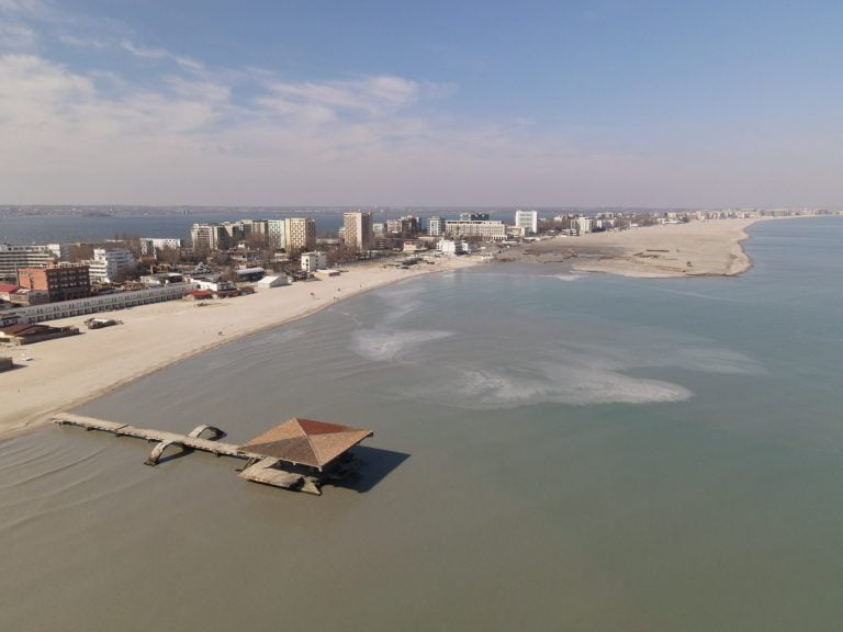 Deputat: Statul român nu știe în administrarea cui este Pasarela Regală din Mamaia
