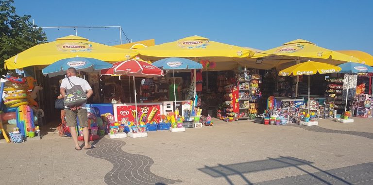 Bătălia pentru vânzarea salamului în Mamaia. Ce solicită un senator al României
