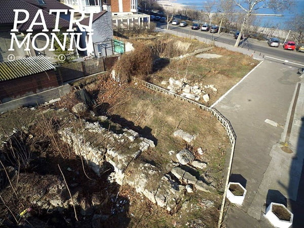 Arheologii avertizează: Calea de acces în Cetatea Antică Tomis, în pericol