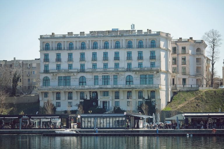 PROIECT: Consilierii locali USR PLUS Constanța propun ca Primăria să se mute în Hotel Palace