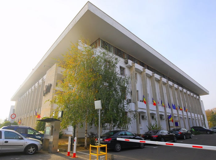 Cine sunt angajații din Primăria Constanța care au călătorit cel mai mult pe bani publici