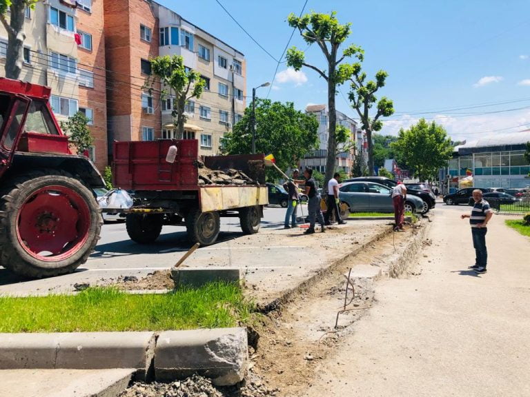 Cernavodă: Lucrări de reabilitare a spațiilor pietonale de pe strada Unirii