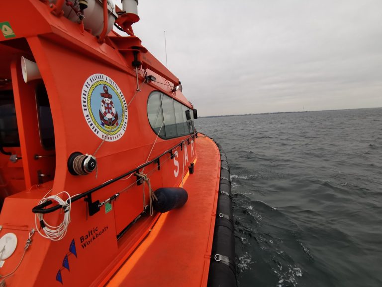 Directorul șpăgar de la ARSVOM și-a recunoscut vinovăția și poate scăpa de închisoare cu executare. Afacerea navelor de salvare