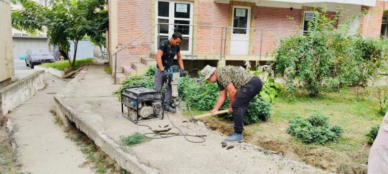 Cernavodă: Continuă lucrările de modernizare a străzii Unirii