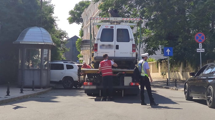 Viceprimarul Rusu sfătuiește rezidenții din Peninsulă cu mai multe mașini să parcheze în „zona zero”