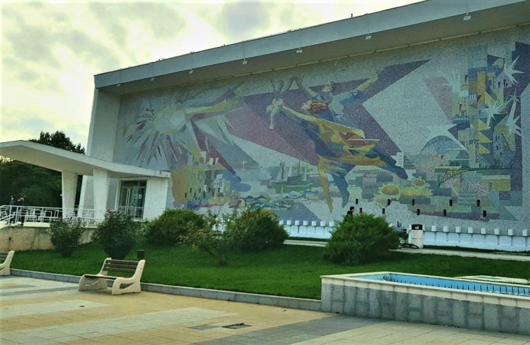 Cel mai mare mozaic comunist din spaţiul ex sovietic va fi conservat