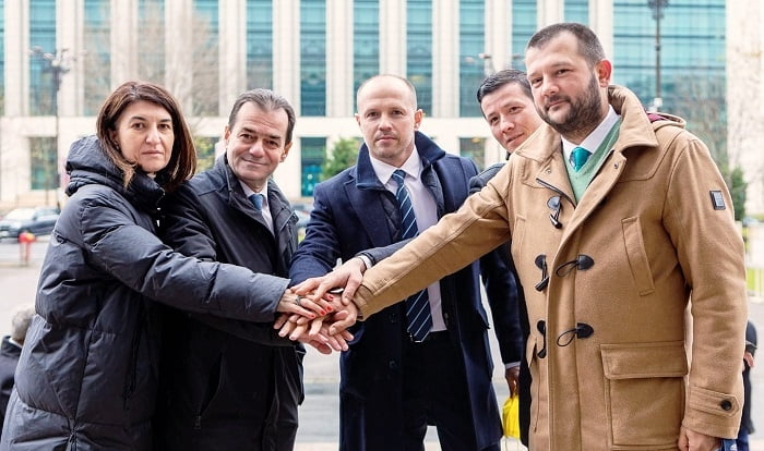 Forța Dreptei: Eliminarea pensiilor speciale a devenit mascarada complicităților dintre CCR și coaliția PSD-PNL