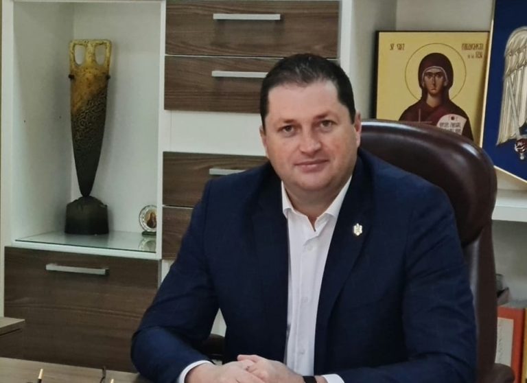 Iulian Tudorache primarul comunei Crucea