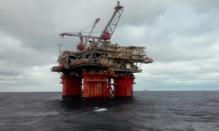 Platformă maritimă foto Federatia Patronala Petrol si Gaze