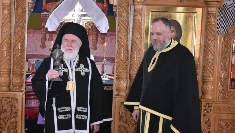 PS Visarion si preotul Madalin Iscru foto Episcopia Tulcii