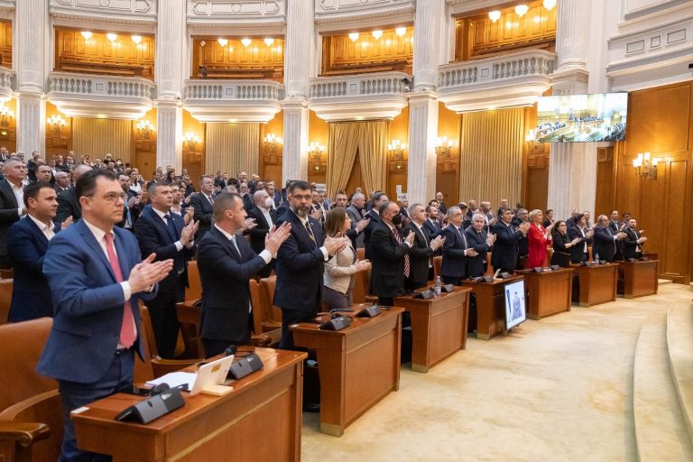 Achiziții fără licitație. PSD, PNL și UDMR pregătesc furtul banului public?