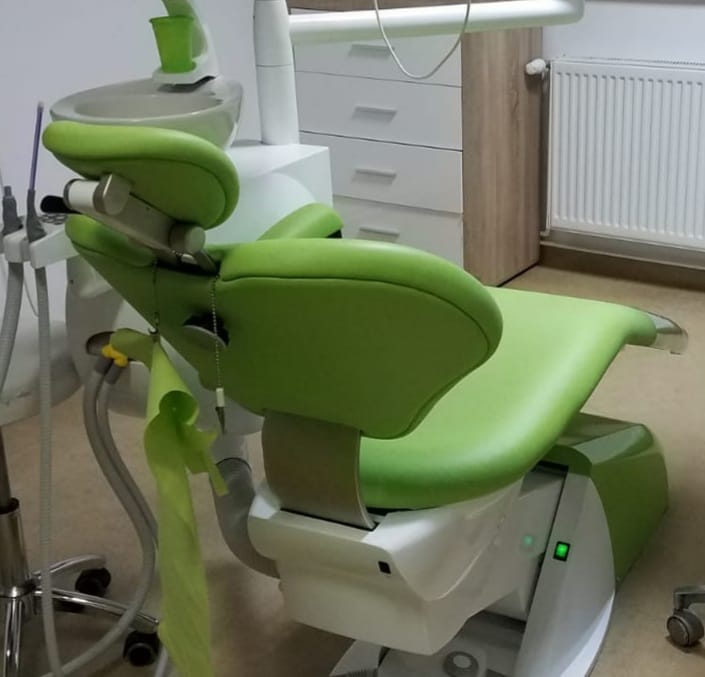 Stomatolog din Tulcea, acuzat de DNA că a dat bani pentru a lua examenul de medic specialist