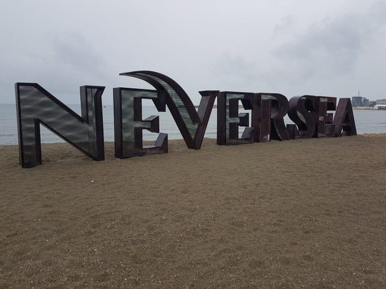 Rapperul Tyga, la NEVERSEA. Lista artiștilor prezenți la malul mării