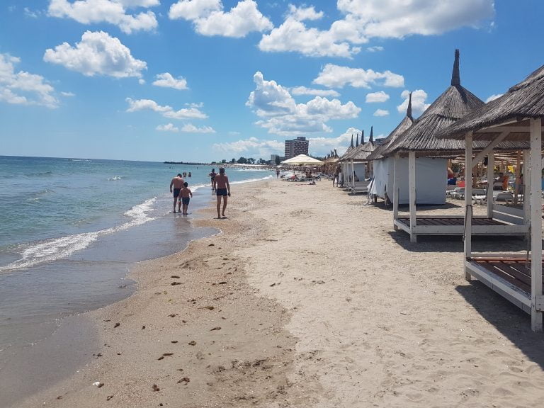 Plajă pe litoralul românesc