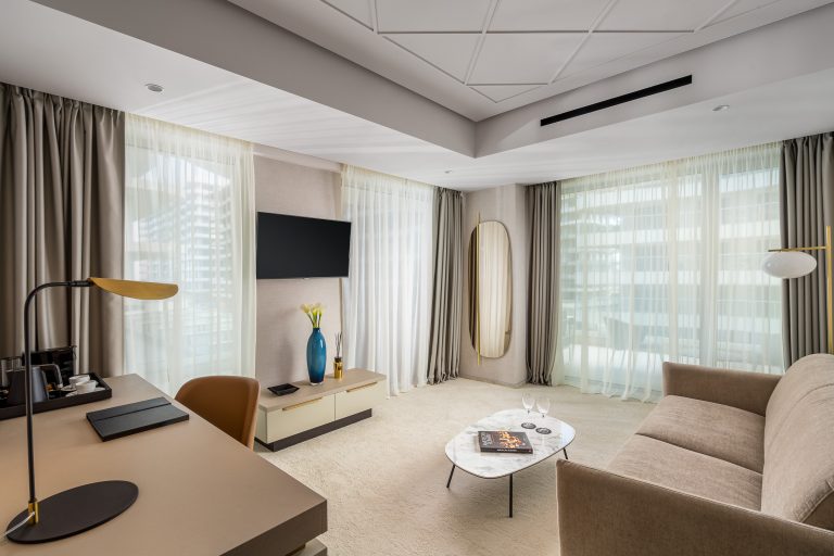 Cât costă un apartament de lux în Mamaia Nord. Clienții preferă să achite cu bani cash