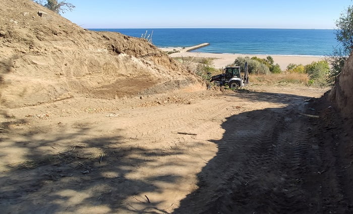 Plângere penală împotriva omului de afaceri Verioti, care a excavat ilegal faleza Constanței