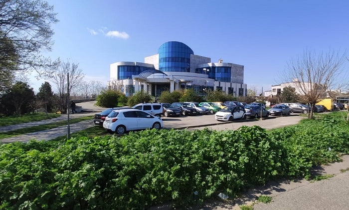 Primăria Constanța refuză să explice cum a ajuns Comănescu (GSP) să folosească gratuit și ilegal terenul municipalității de sub clădirea de la Poarta 2