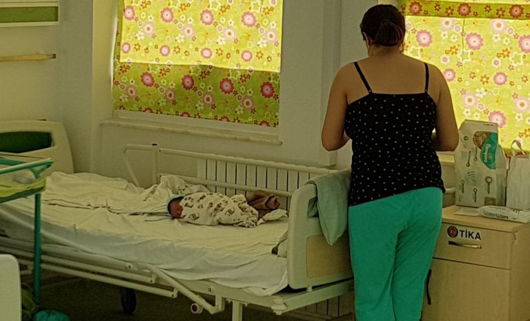 Familiile nou-născuților din Constanța primesc un sprijin de 2.000 de lei. Care sunt condițiile