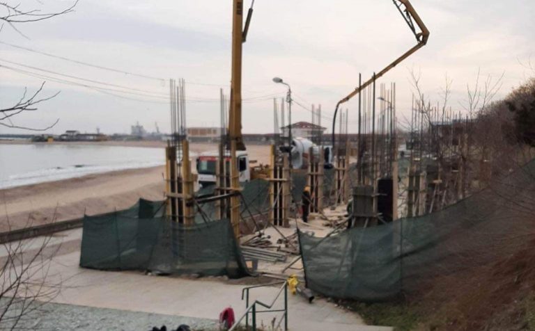 Primăria Mangalia a emis ilegal autorizație de construire pentru șantierul de pe faleza orașului