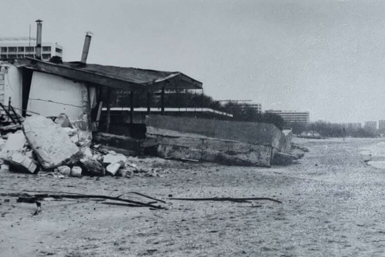 Imagini inedite cu efectele furtunii care a măturat litoralul românesc în anul 1988 FOTO
