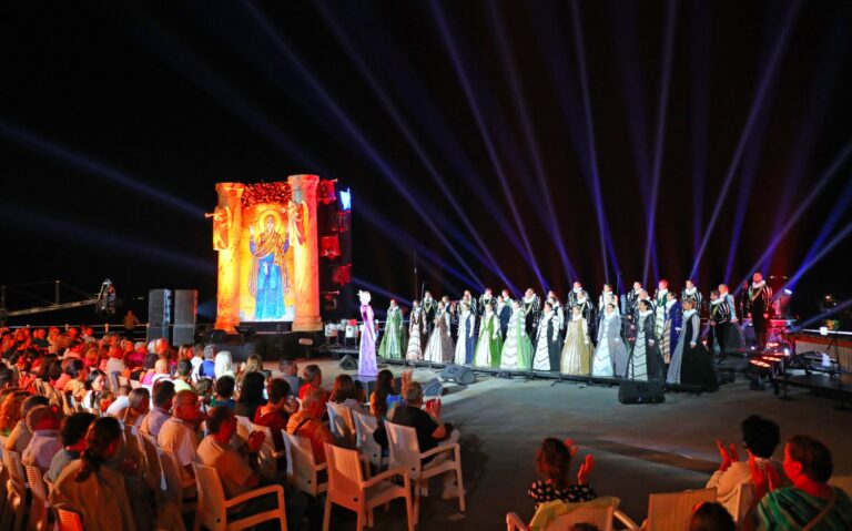 Primăria Constanța plătește pentru spectacolul „Ave Maria” de trei ori mai mult față de anul trecut