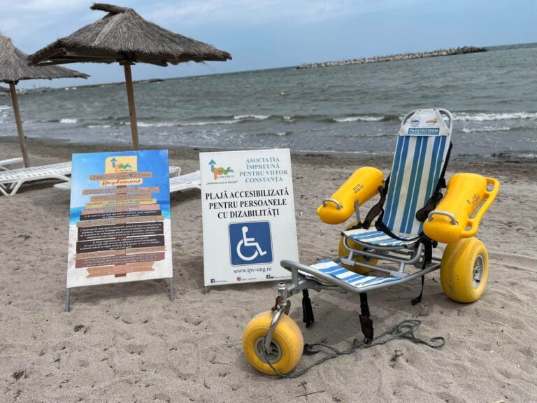 Lista plajelor accesibile persoanelor cu dizabilități. „Vara asta, marea e pentru TOȚI!”