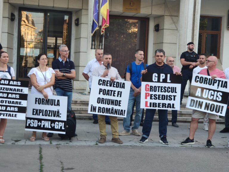 „Corupția a ucis din nou” – Protestul USR Constanța. Remus Negoi: „PSD promitea zece spitale regionale și unul pentru mari arși. N-au făcut nimic” VIDEO