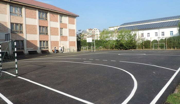 Chițac modifică un HCL care permite închirierea către privați a terenurilor de sport ale școlilor pentru 10 ani. Proiectul este amendat la cererea fiilor fostei directoare economice a RAEDPP