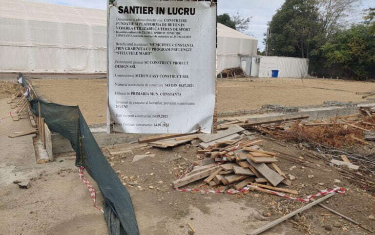 Afaceri cu iz penal la o grădiniță din Constanța: Un privat își construiește pe terenul primăriei, fără licitație publică, o sală de sport