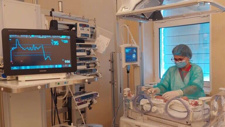 Nou-născuții Constanței vor primi câte 2.000 de lei. Programul „Bebe Trusou” se aplică, deși Prefectul s-a opus