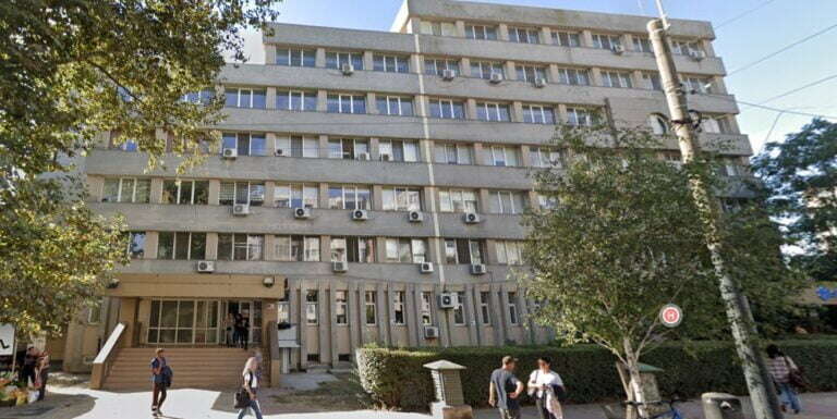 Chirii mai mari pentru cabinetele medicale private din Policlinica 2. Suma infimă pe care o plăteau privații până acum