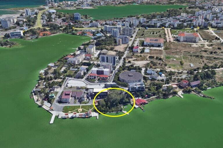 Chițac îi vinde lui Bosînceanu aproape 2.000 mp de spațiu verde, aflat în proprietatea Primăriei Constanța, pe malul lacului Siutghiol