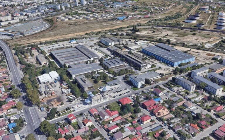 Polaris demolează clădirile din baza de la Constanța, pe care vrea să o vândă cu 36 mil. euro. Imobilele au fost ridicate fără autorizație de construire