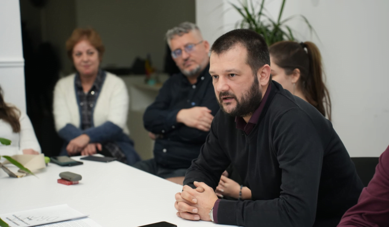 Deputatul Bogdan Bola: „Guvernul pune bomboana pe coliva Legii 154/2021. Oamenii nu vor primi retroactiv drepturile” (P)