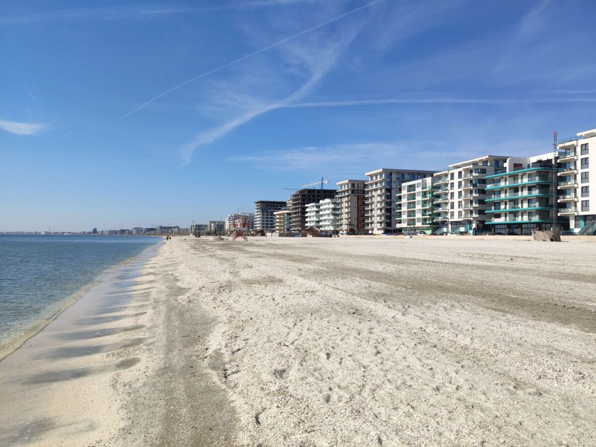 Mamaia Nord și Mamaia Sat, raiul construcțiilor ilegale. Anul acesta, Prefectura Constanța a cerut instanței anularea a zeci de autorizații de construire. Ce dezvoltatori sunt vizați