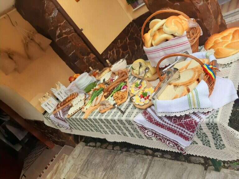 Punctele Gastronomice Locale vor să devină „custozi ai patrimoniului local”