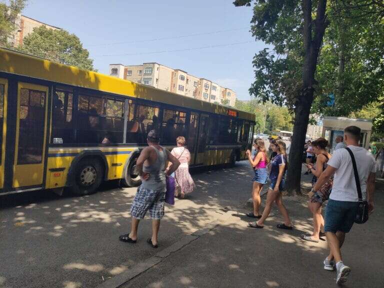 Constanța nu scapă prea curând de autobuzele galbene (MAZ). Flota CT Bus, modernizată într-un ritm lent
