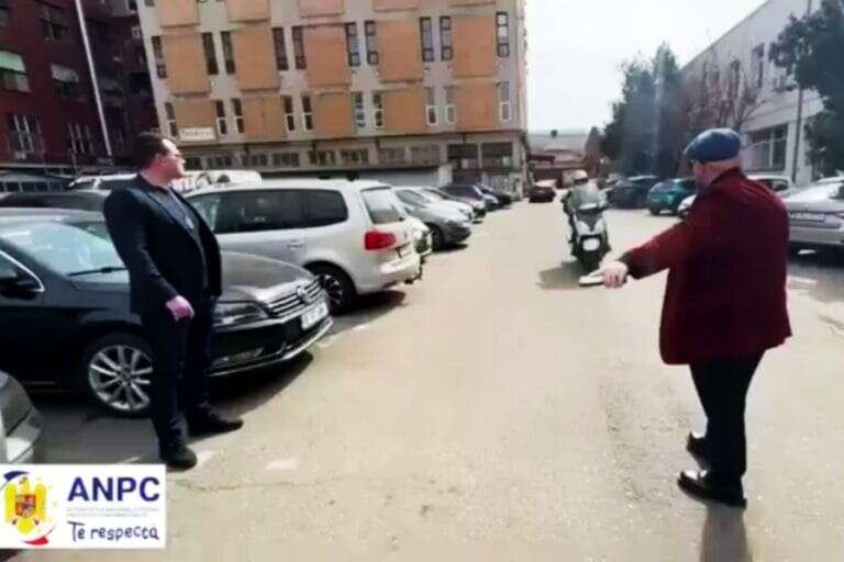 Cum explică ANPC abuzul comis de Piedone care oprește în trafic un scuter: „A fost un gest simbolic” VIDEO