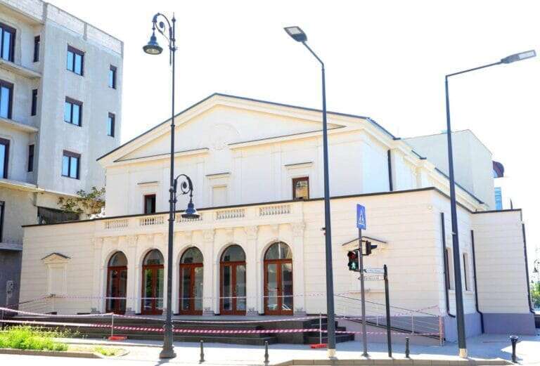FOTO Cum arată Teatrul de Stat Constanța după reabilitare. Vestigiile Cetății Tomis au fost îngropate la loc din cauza incompetenței