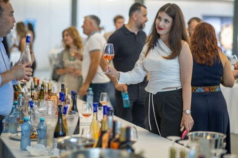 Mamaia-Constanța sprijină turismul viticol și dezvoltarea litoralului prin evenimentul „VIN la mare”