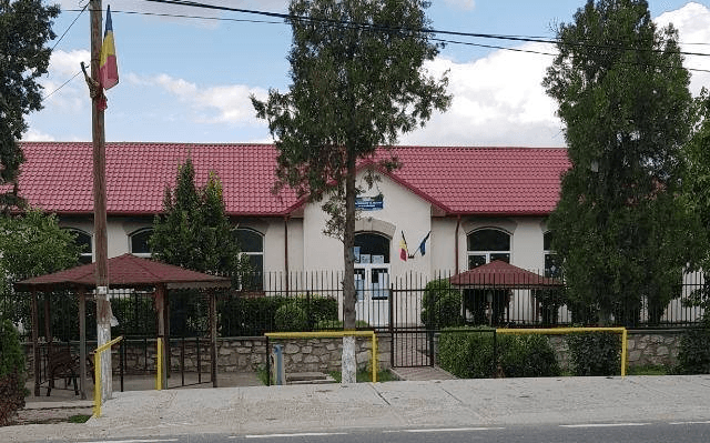 Judecătorii vor decide legalitatea desființării clasei a IX-a de la Liceul din comuna N. Bălcescu. Un elev a dat în judecată Inspectoratul Școlar Constanța