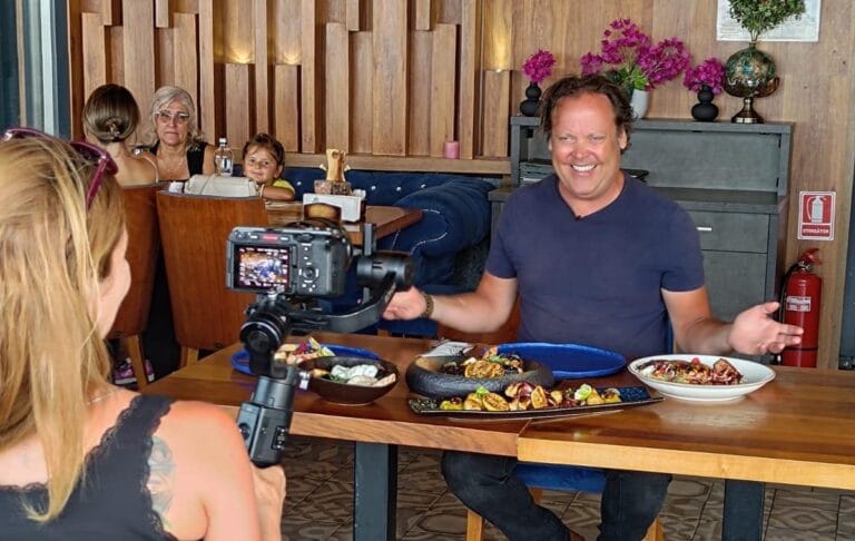 Charlie Ottley promovează Constanța la nivel internațional prin apariția în noul episod Flavours of Romania – This is Dobrogea, disponibil pe Netflix